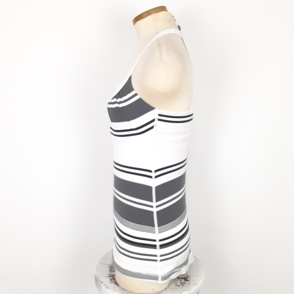 Lululemon Scoop Me Up Tank In Grey/White Stripe Size 6 🩶🤍🩶 - Picture 4 of 8
